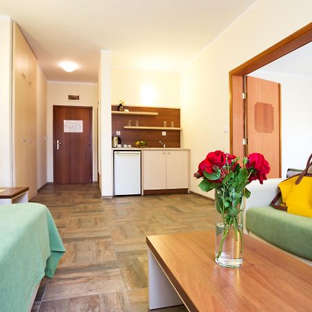 Ljuljak Hotel Golden Sands Esterno foto