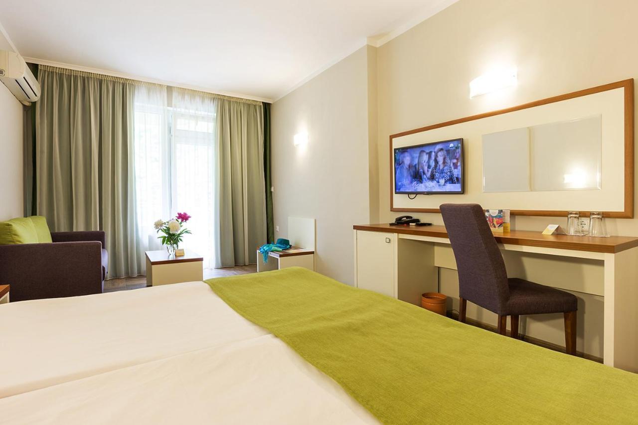 Ljuljak Hotel Golden Sands Esterno foto