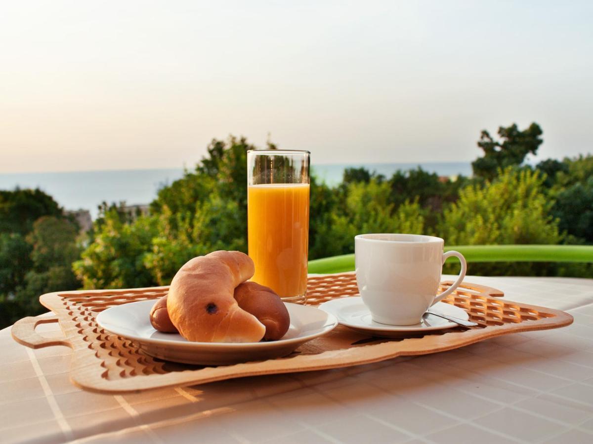 Ljuljak Hotel Golden Sands Esterno foto