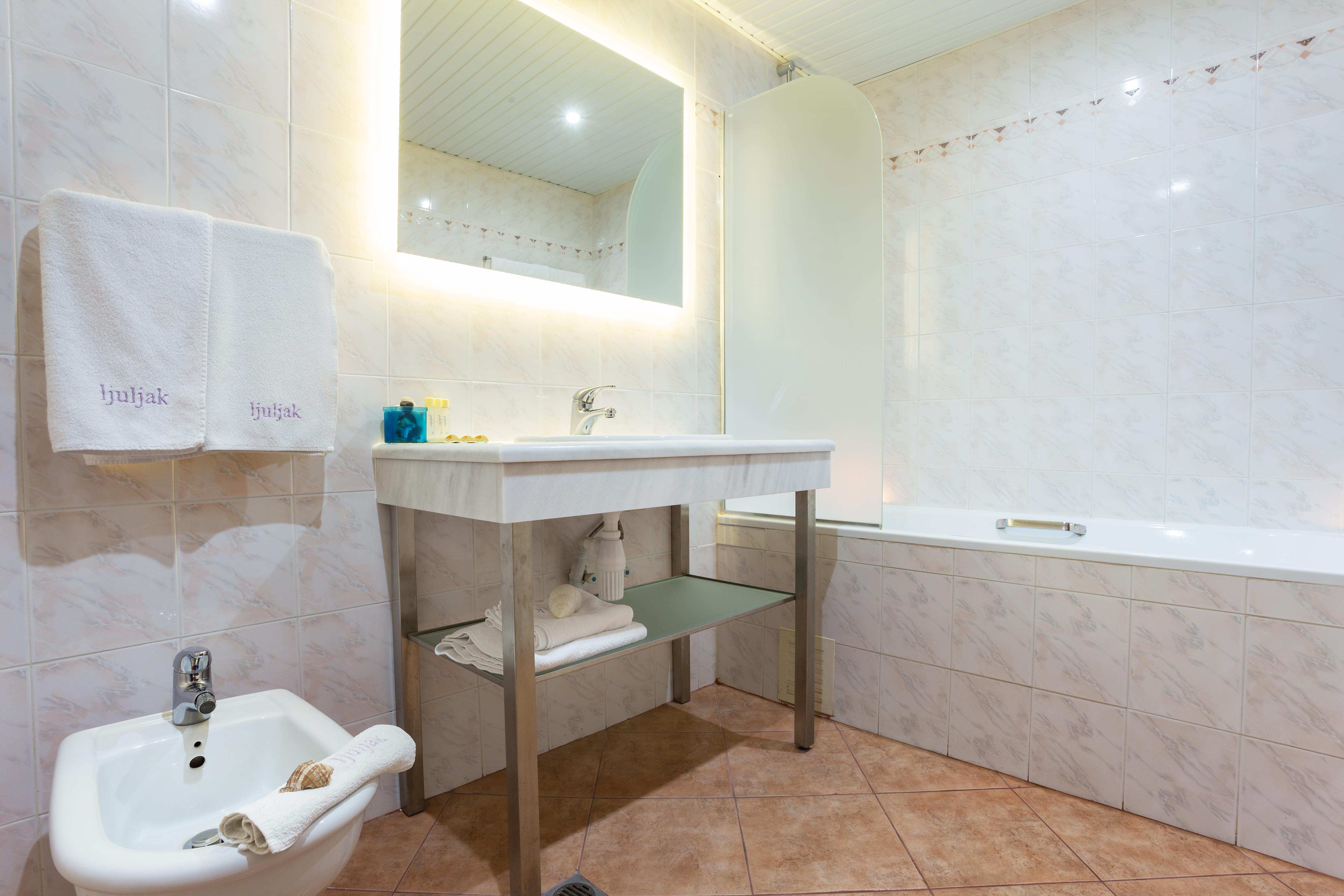 Ljuljak Hotel Golden Sands Esterno foto