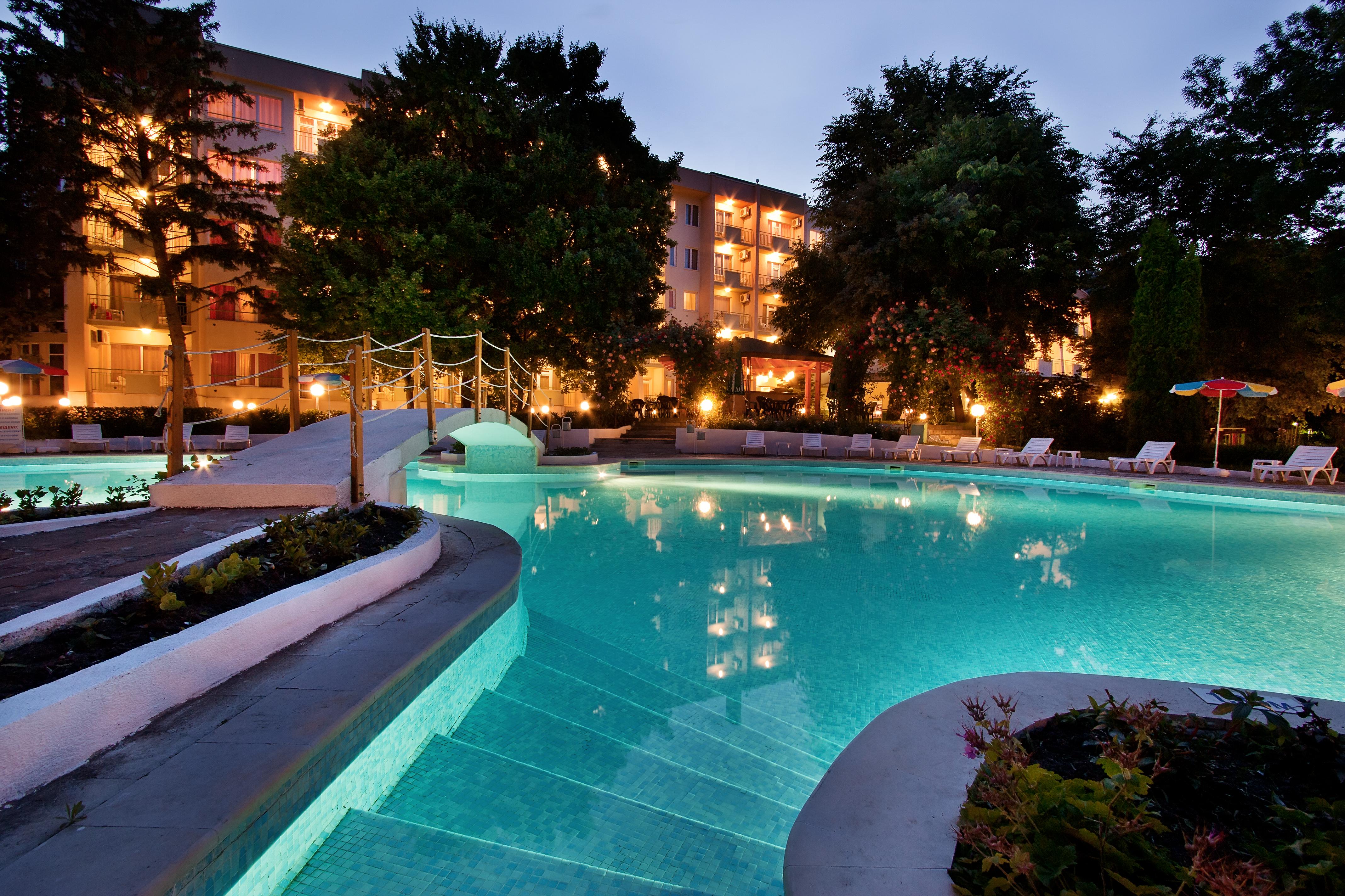 Ljuljak Hotel Golden Sands Esterno foto