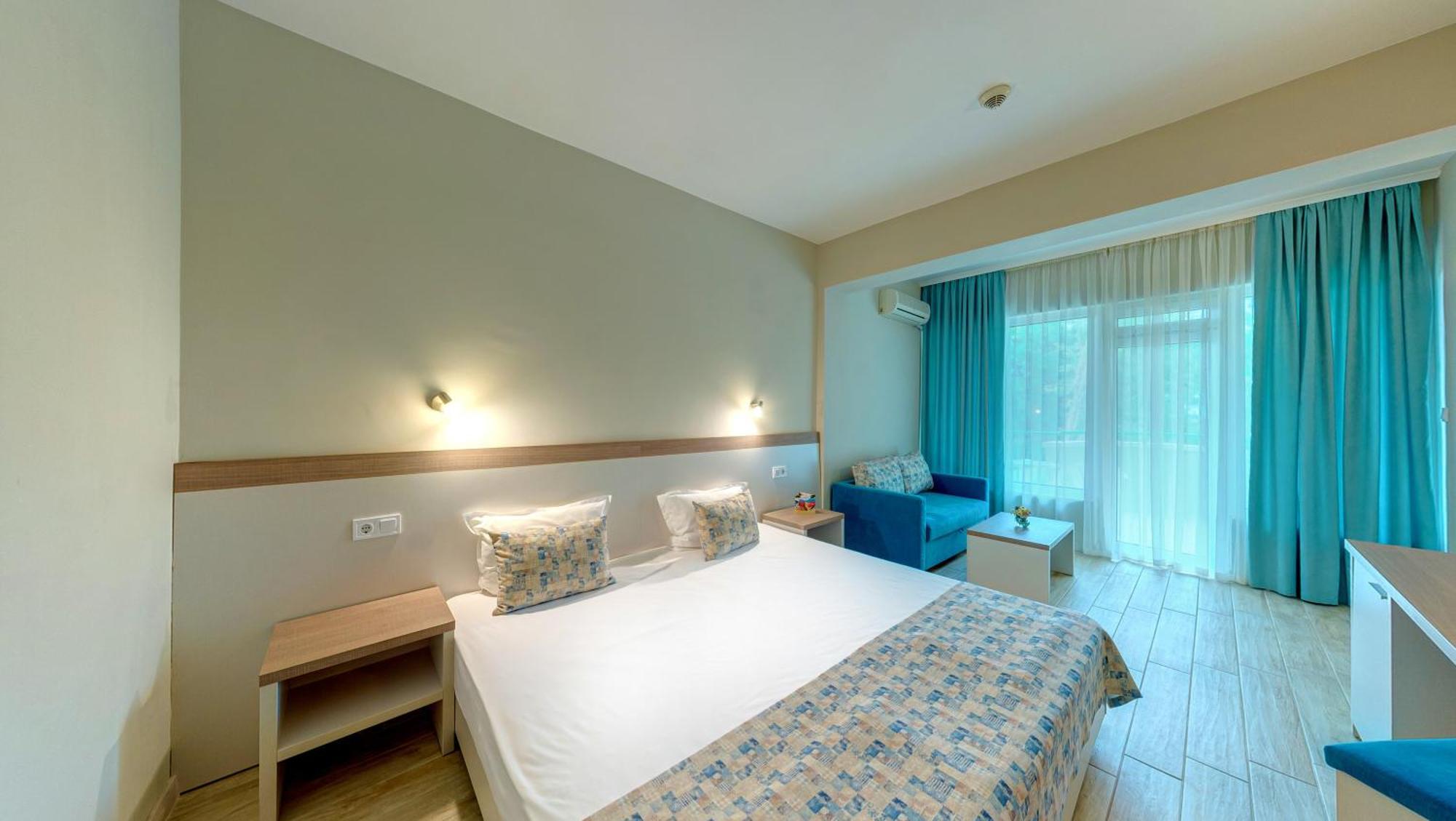 Ljuljak Hotel Golden Sands Esterno foto