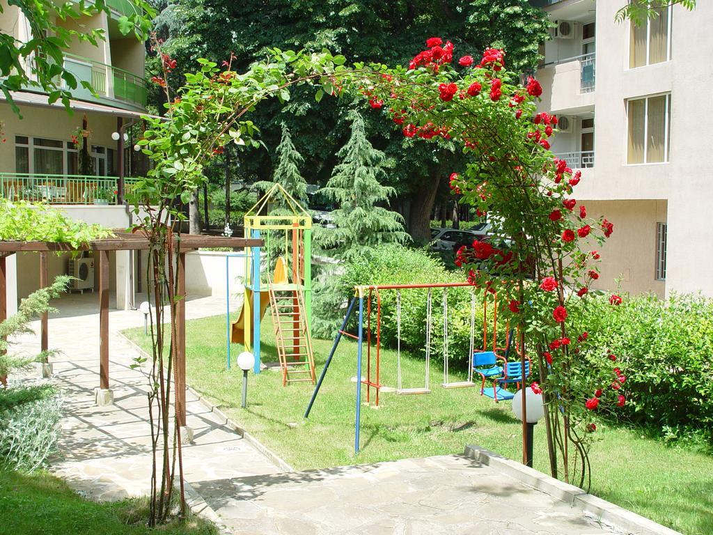 Ljuljak Hotel Golden Sands Esterno foto