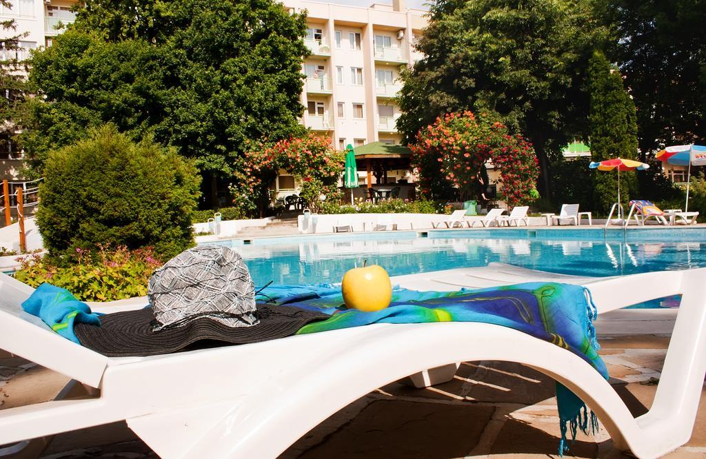Ljuljak Hotel Golden Sands Esterno foto