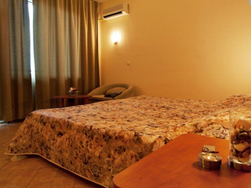 Ljuljak Hotel Golden Sands Esterno foto