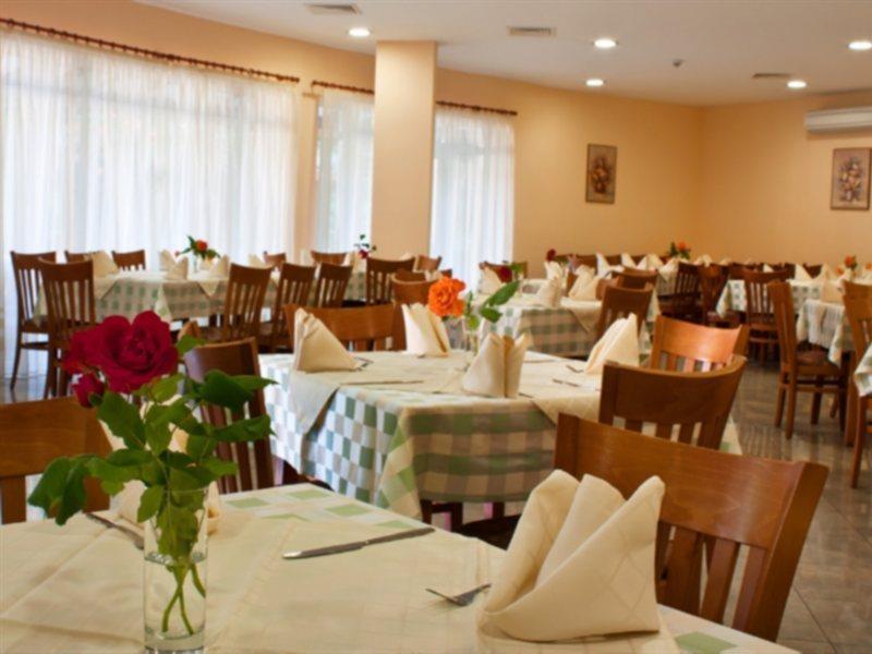 Ljuljak Hotel Golden Sands Esterno foto