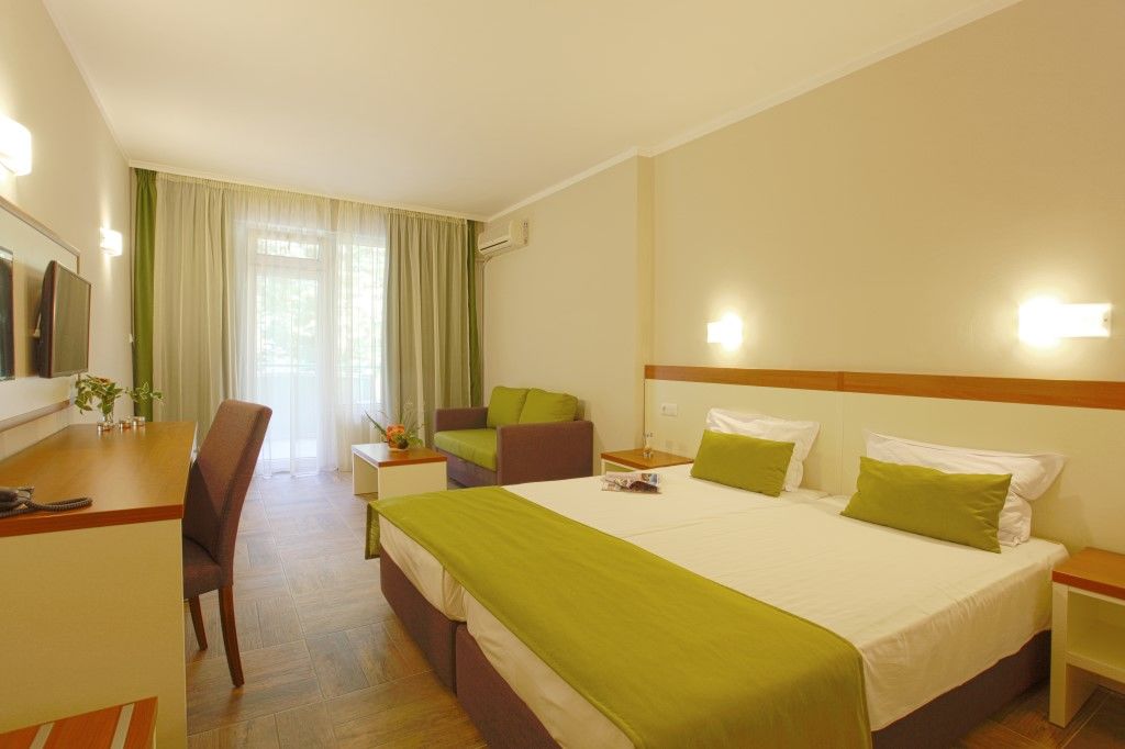 Ljuljak Hotel Golden Sands Esterno foto