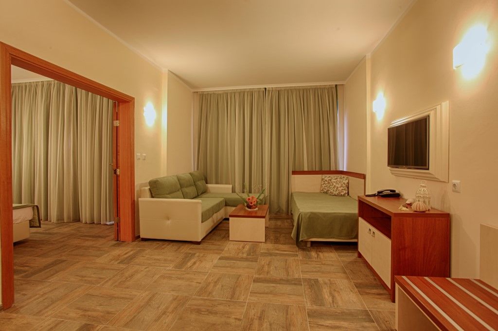 Ljuljak Hotel Golden Sands Esterno foto