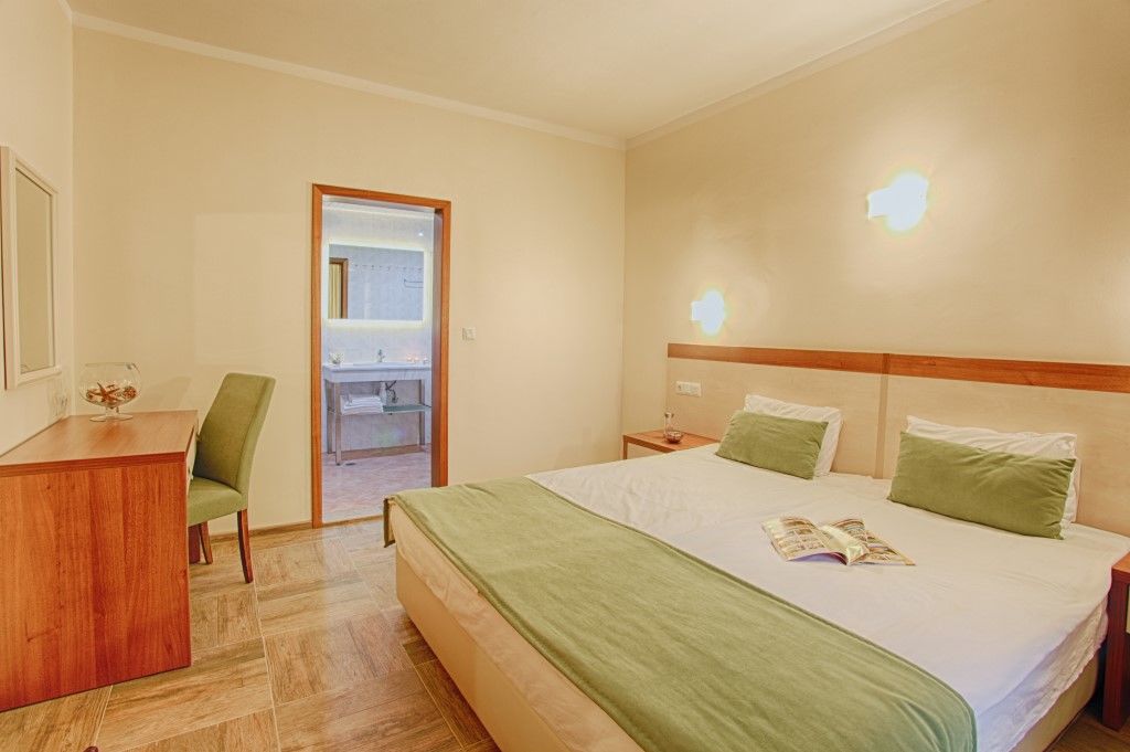 Ljuljak Hotel Golden Sands Esterno foto