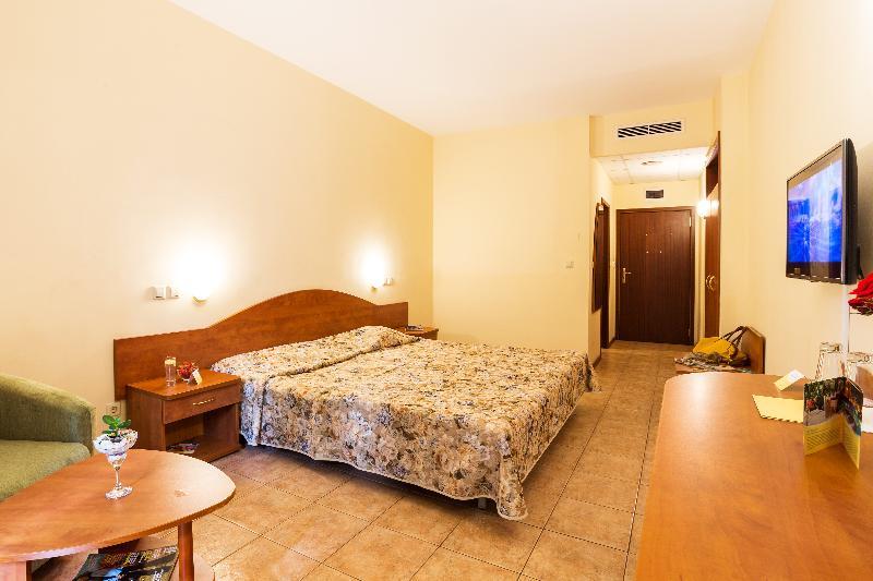 Ljuljak Hotel Golden Sands Esterno foto